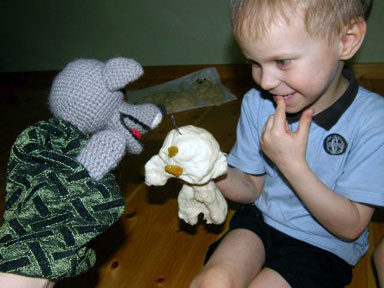 Домашний театр, связанный крючком